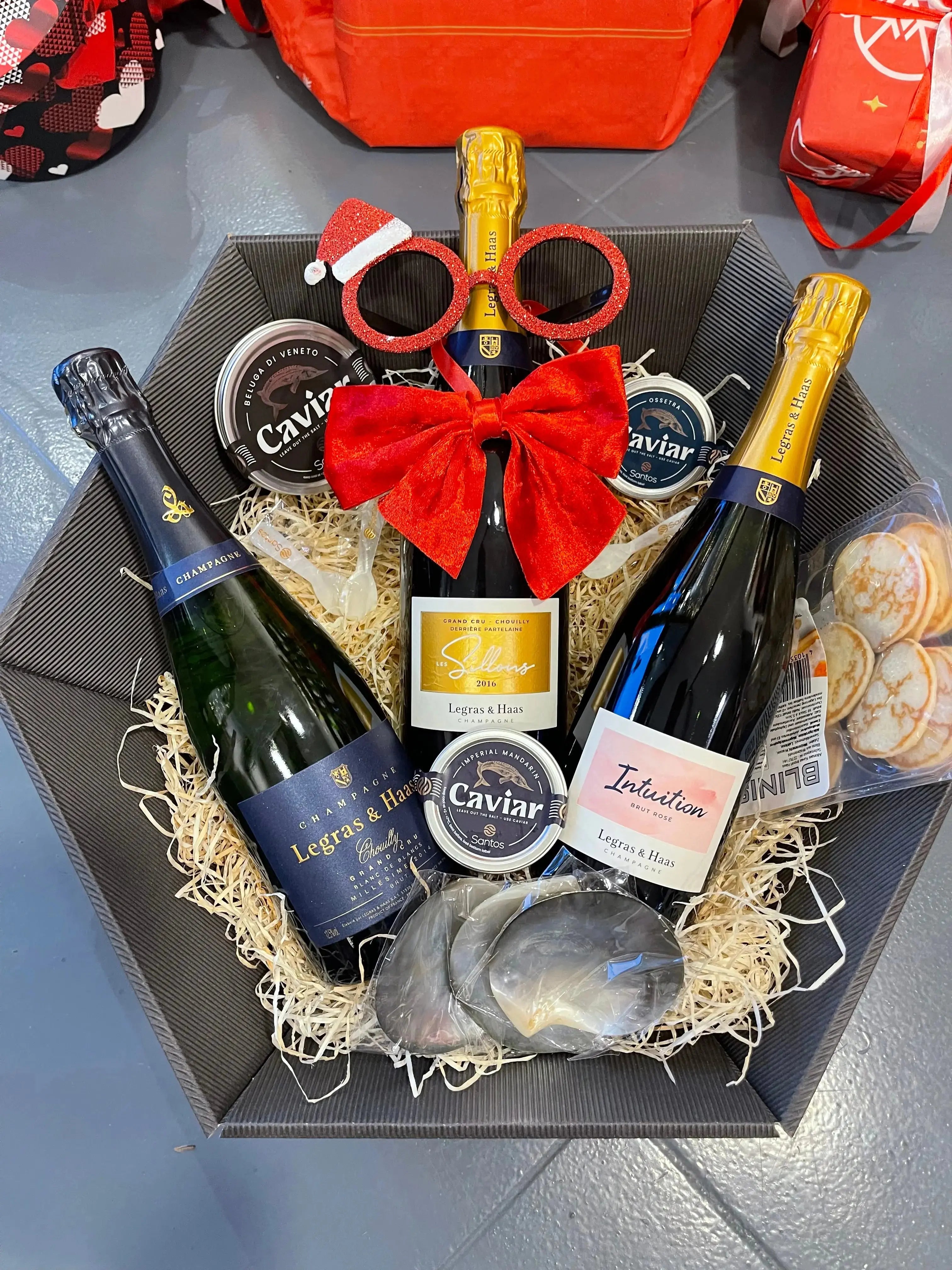 champagner aufbewahrung Luxuriöse Champagner-Geschenkbox mit Kaviar