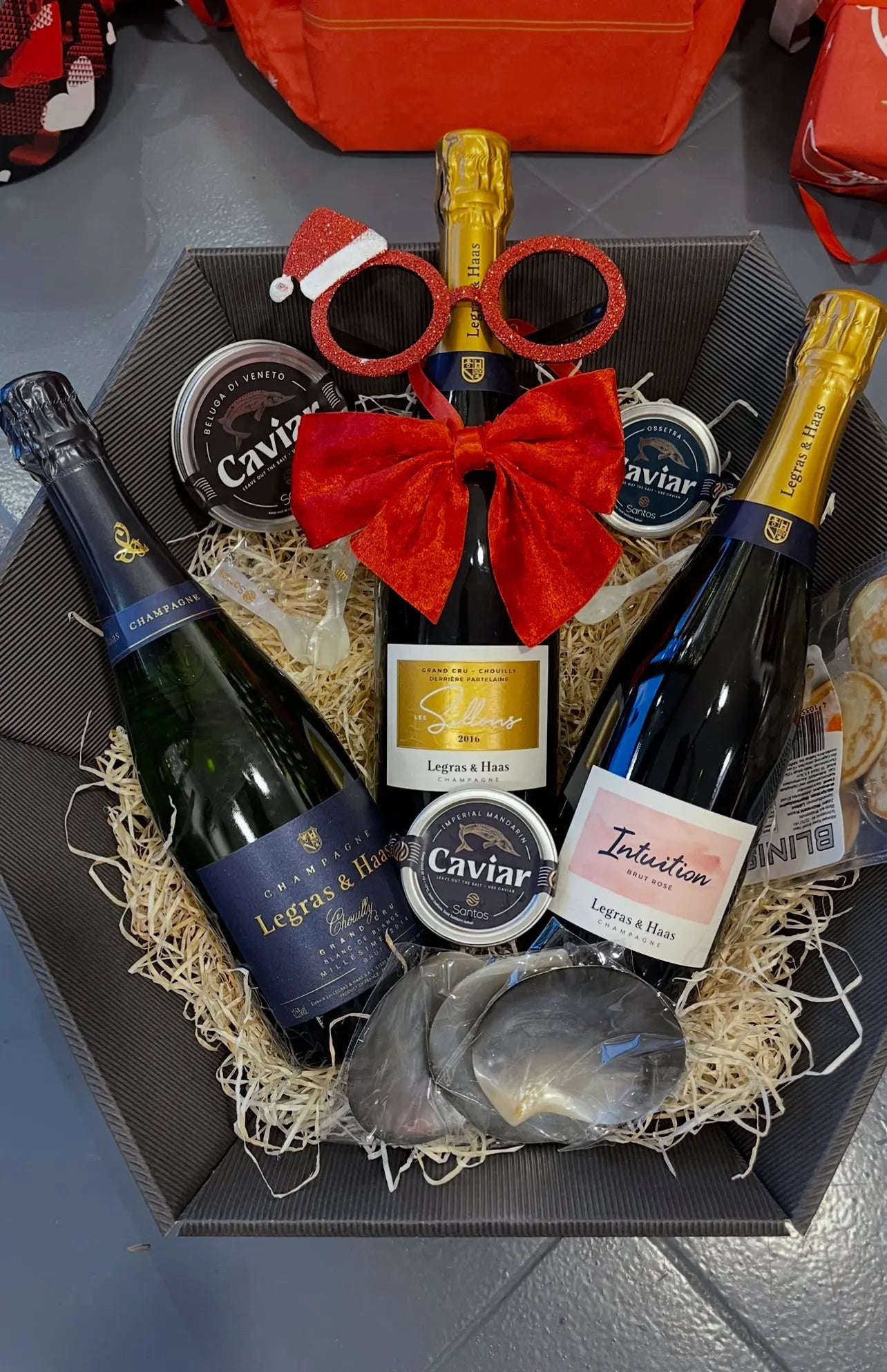 CHAMPAGNE & CAVIAR GIFT BOX Santos Gourmet